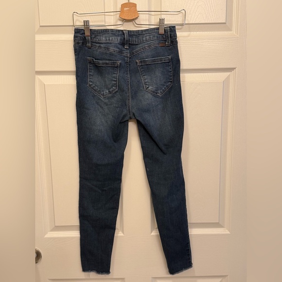 1822 Ladies Distressed Blue Jeans NWOT - Picture 5 of 6